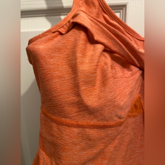 Coral workout tee by Titika with built in unlined bra support - Picture 2 of 5